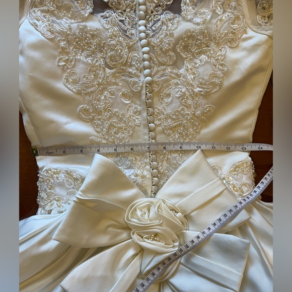Wedding dress ivory satin w/ lace long sleeve, pearl beading & matching cape. S - Picture 15 of 17